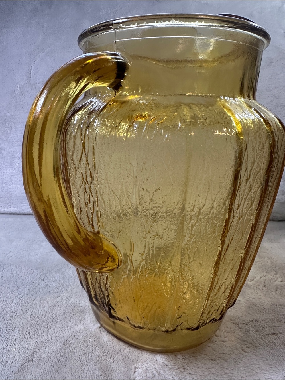 Vintage Anchor Hocking Sprucewood Honey Gold Glass Pitcher 1960’s - Picture 3 of 7